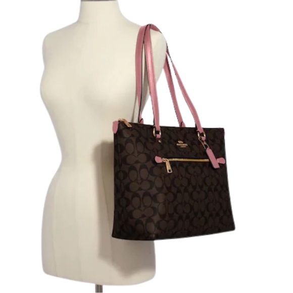 Coach Gallery tote in signature canvas
NWT brown with light pink - Picture 5 of 15